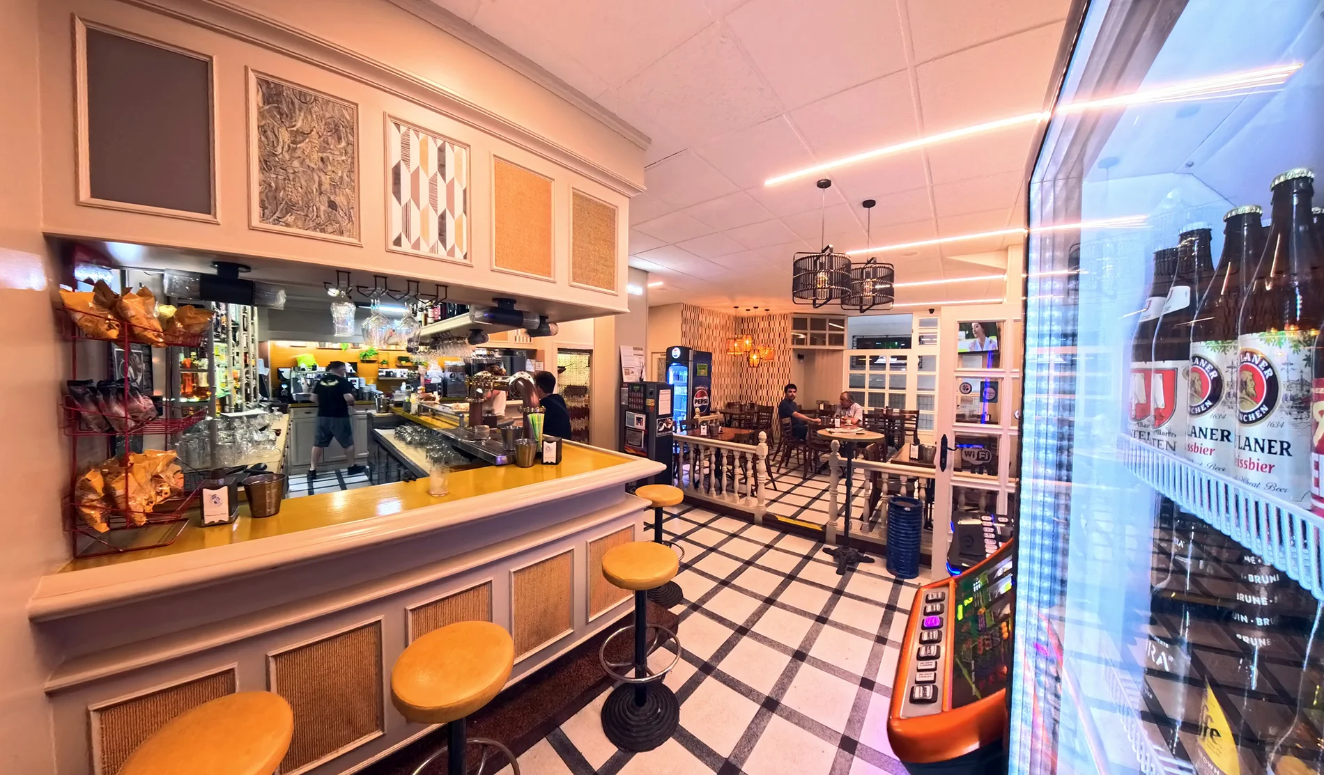 Interior Cafetería San Ángel Gijón